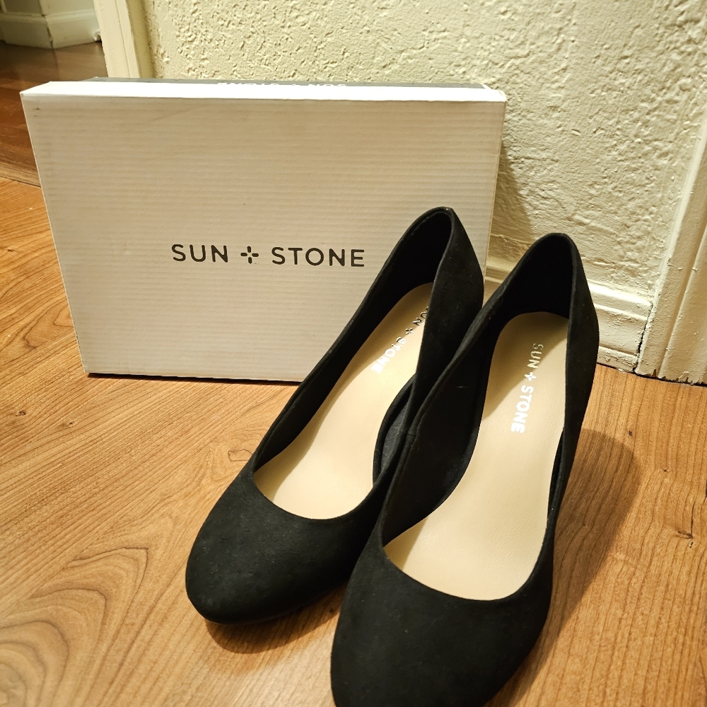 Sun Stone Black Heels Size 8